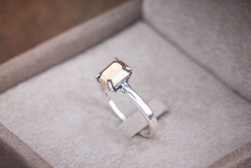 Anello Stil Novo Solitario Baguette Slim