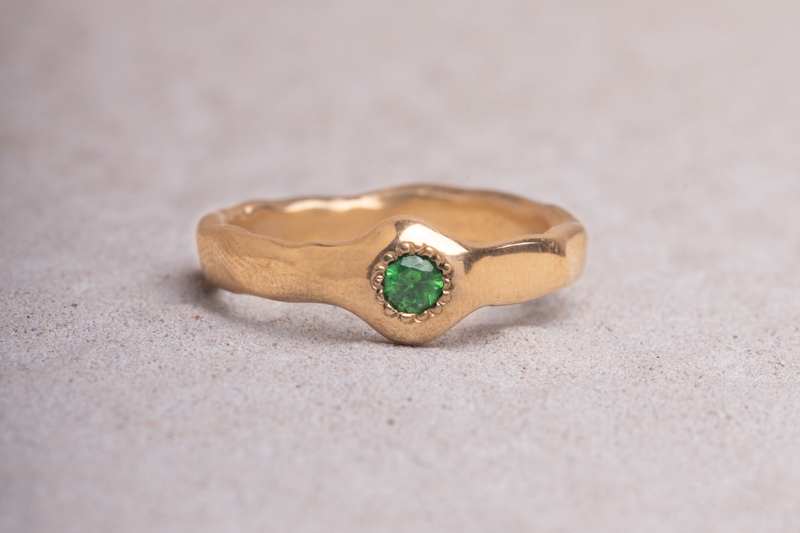 Anello Iride tondo tsavorite placcato oro