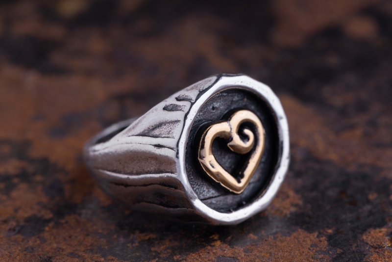 Anello Palpiti chevalier piccolo cornice sottile cuore piccolo